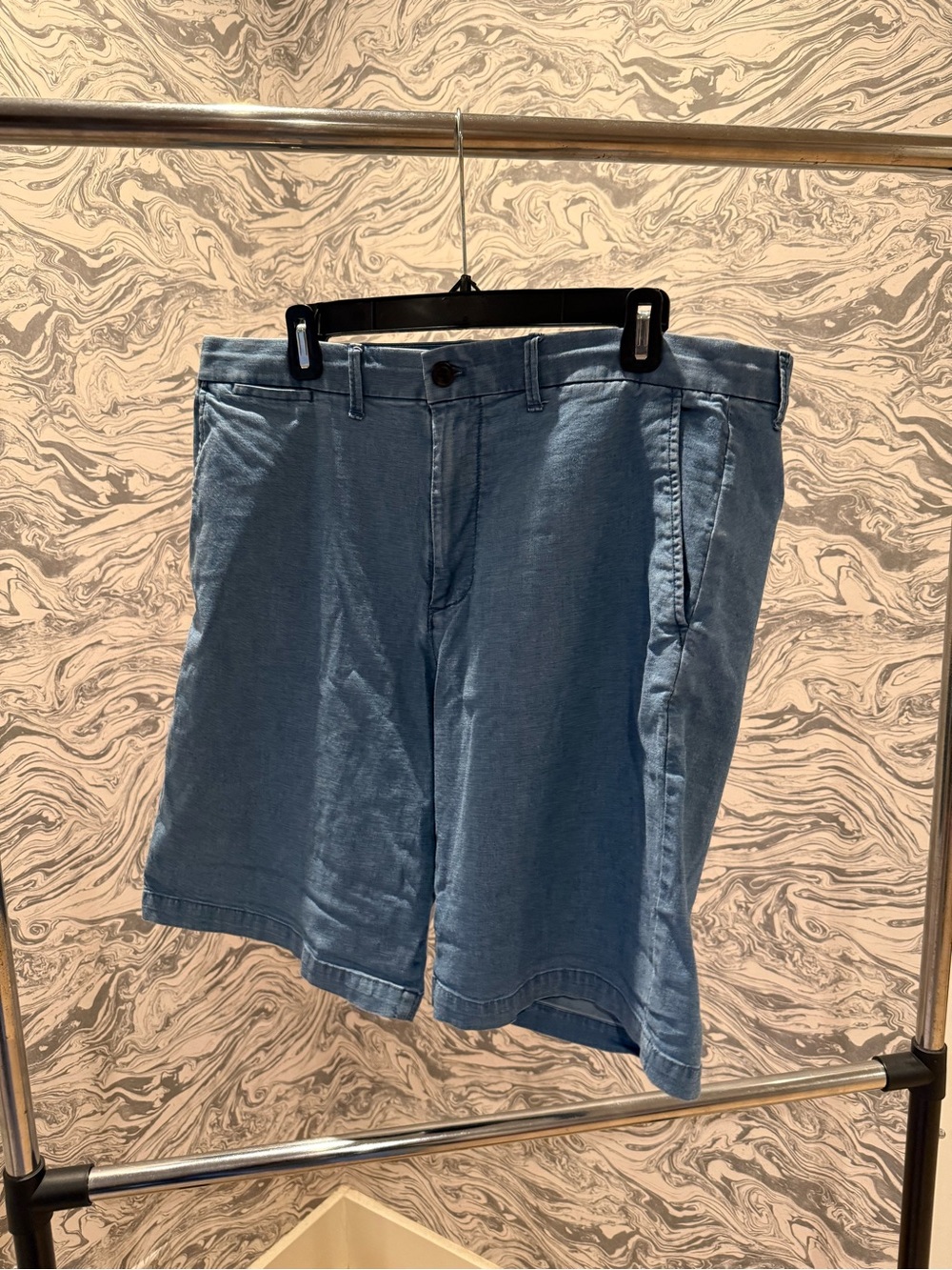 GAP Men's Light Blue Flat Front Cotton-Blend Shorts